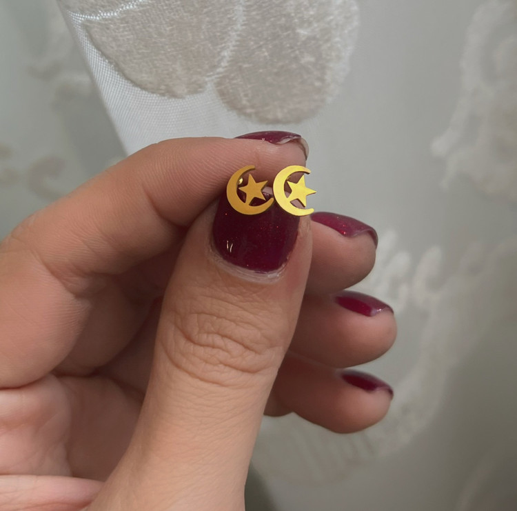 گوشواره میخی استیل طرح ماه و ستاره – ضد حساسیت و رنگ ثابت