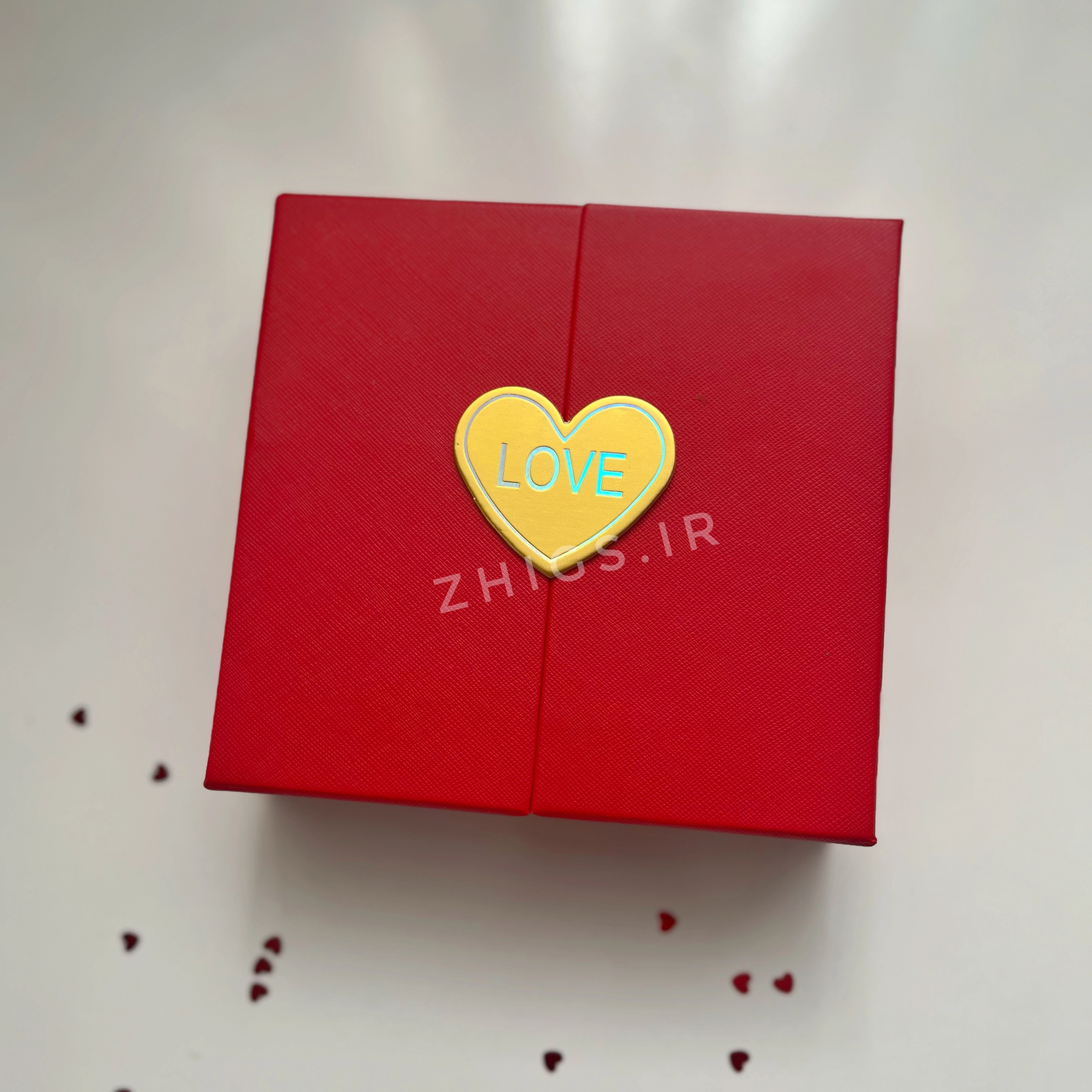 باکس ولنتاین love با گلهای معطر صابونی